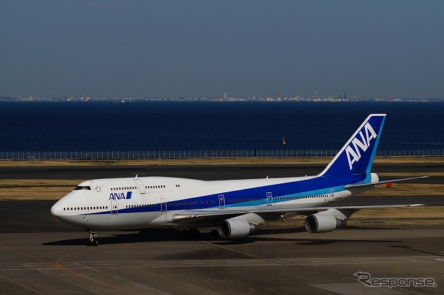ラストフライト前週の週末(3月22日)、このあたりから羽田空港の展望デッキには「航空ファン以外の人たち」も集まり出した。
