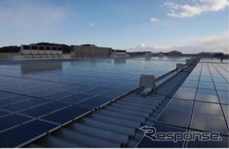 小売店舗屋根に設置した太陽光発電システム