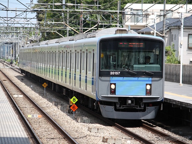新宿線南大塚駅。同駅を含む新宿線所沢～本川越間も利用できる。