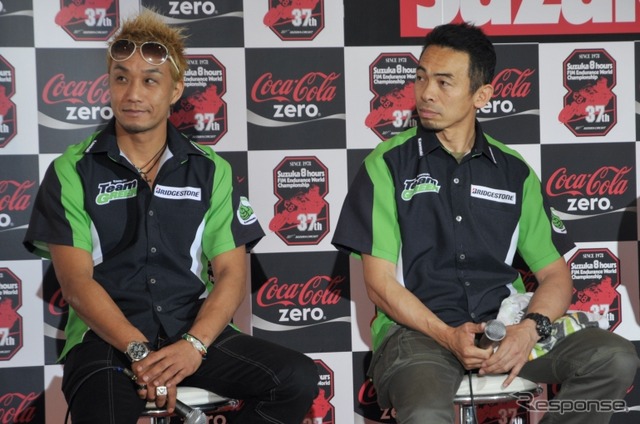 今季はアジアロードレース選手権に参戦中の藤原克昭選手(左)と、チームグリーンで全日本ロードレース(JSB1000)に参戦している柳川明選手