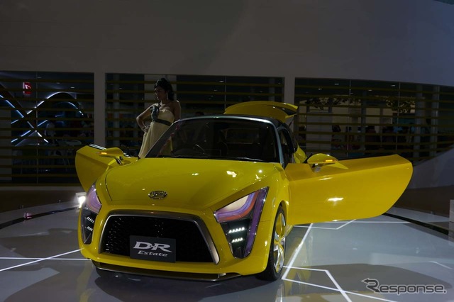 乗車定員は2名であるのはコペンと同じだ