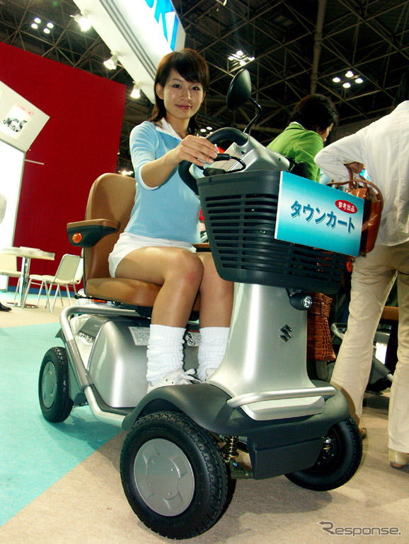 【福祉機器展05】 福祉車両をはじめ、さまざまな福祉機器が集結