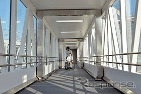 三菱重工子会社のバリアフリー旅客搭乗橋（PBB）16基が羽田空港で稼働開始