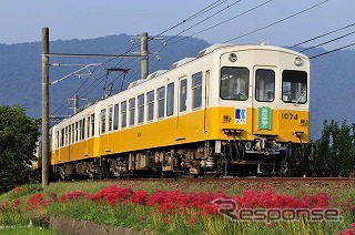 高松琴平電気鉄道（ことでん）はGW期間中、通常は琴平線で使用している車両を長尾線で、長尾線で使用している車両を琴平線で運行する「GW特別運行」を実施。写真は5日に長尾線で運行する1070形