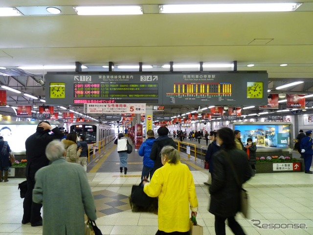 2013年3月の地下化により閉鎖された、東急東横線の旧・渋谷駅。現在は解体工事が進められており、敷地の一部は埼京線ホームの設置スペースとして活用される。