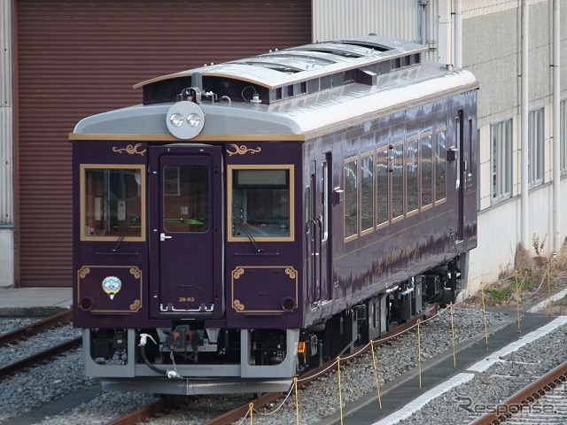 三陸鉄道が南リアス線の全線再開にあわせて同線に導入した新型レトロ調車両の36-R3形。4月下旬から5月上旬にかけて一般の定期列車に連結して運転する。