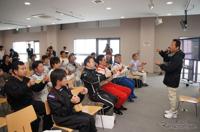 トヨタ 86 と グランツーリスモ6を使ったサーキット走行会