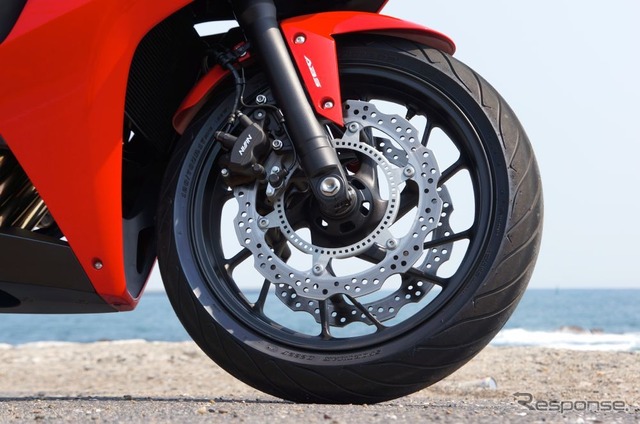 【ホンダ CBR650F 発売】中排気量スポーツのフルカウリングモデル［写真蔵］