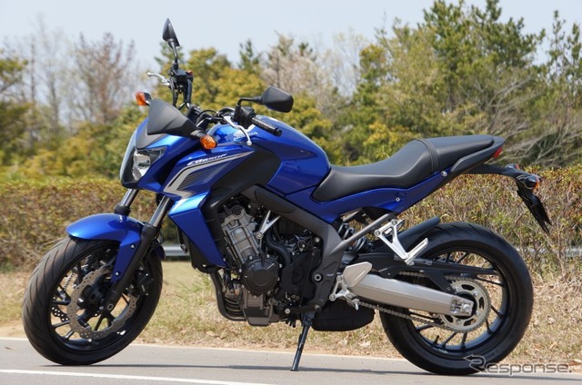 【ホンダ CB650F 発売】ネイキッドスタイルで力強さ訴求［写真蔵］