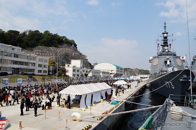 イージス艦の見学も行えたのだが、ラストの方は並ぶだけで精一杯だったようだ。