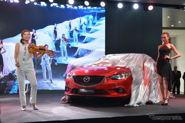 【北京モーターショー14】マツダはアテンザ/アクセラを公開…中国産スカイアクティブのラインナップ拡充