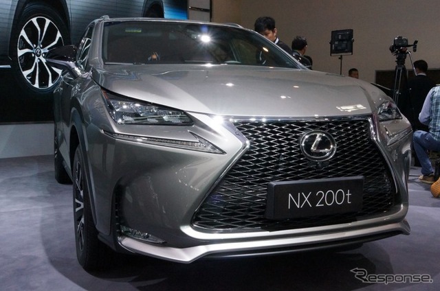 コンパクトSUV、レクサス NX を世界初公開