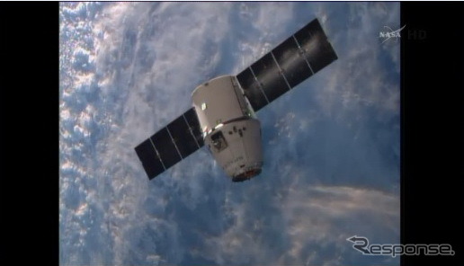 ドラゴン補給船3号機国際宇宙ステーションと結合
