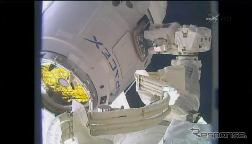 ドラゴン補給船3号機国際宇宙ステーションと結合