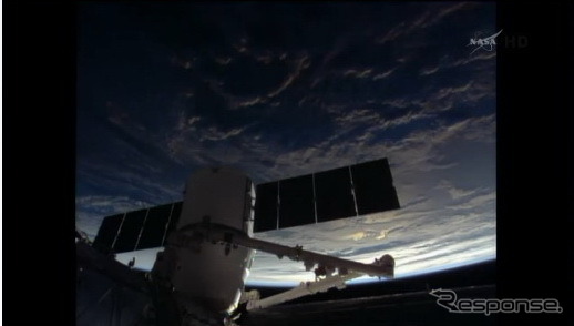 ドラゴン補給船3号機国際宇宙ステーションと結合
