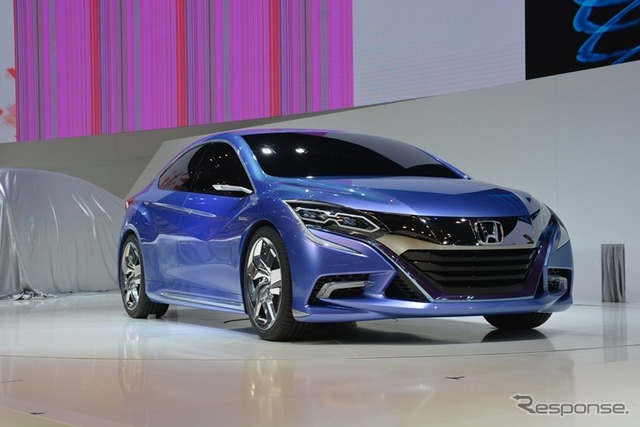 ワールドプレミアムであるConcept B