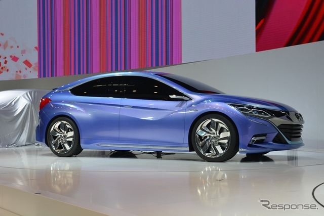 ワールドプレミアムであるConcept B