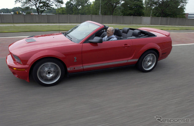 シェルビー GT500 にコンバーチブル追加