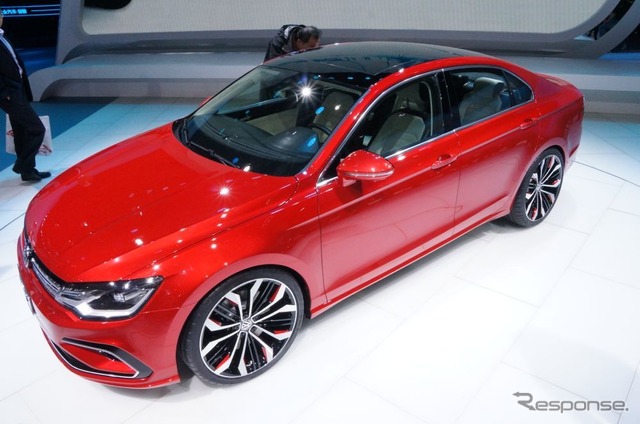 VW ニュー・ミッドサイズ・クーペ(北京モーターショー14)