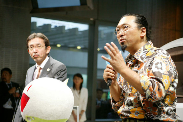 【東京モーターショー05】“マルかいてチョン”村上隆