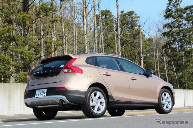 ボルボ・V40クロスカントリー T4 Nordic