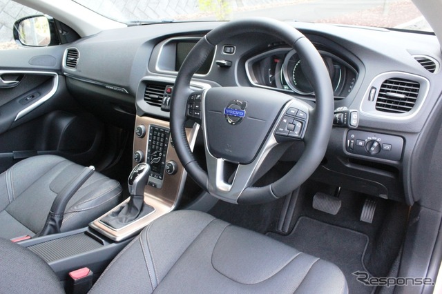 ボルボ・V40クロスカントリー T4 Nordic