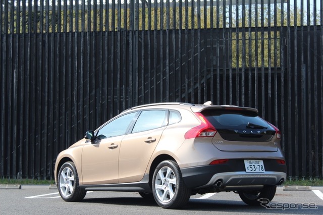 ボルボ・V40クロスカントリー T4 Nordic