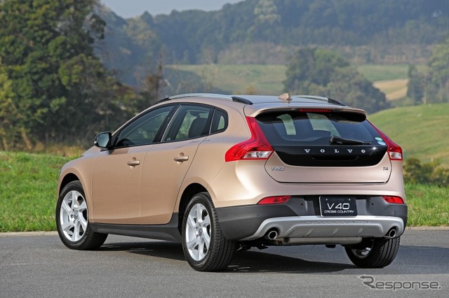 ボルボ・V40 クロスカントリー T4 ノルディック