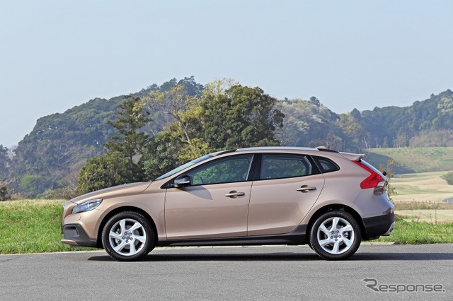 ボルボ・V40 クロスカントリー T4 ノルディック