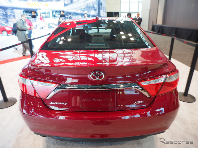 トヨタ カムリ 2015年モデルのXSE