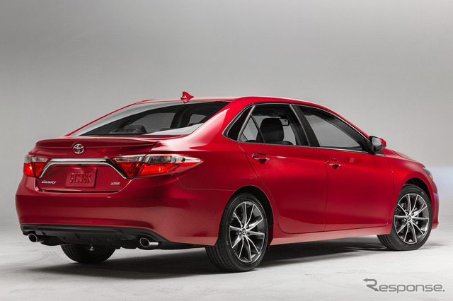 トヨタ カムリ 2015年モデルのXSE