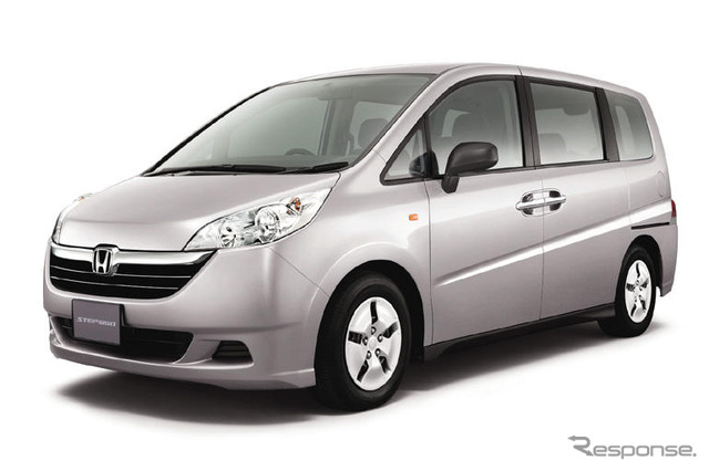 トヨタ カローラ が3年連続首位…上半期の車名別販売台数