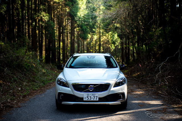 ボルボ・V40 クロスカントリー T4 ノルディック