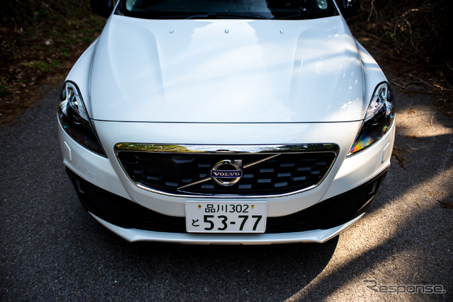 ボルボ・V40 クロスカントリー T4 ノルディック
