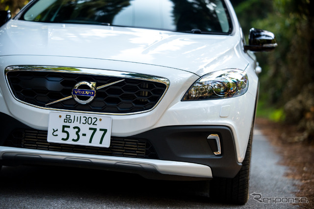 ボルボ・V40 クロスカントリー T4 ノルディック