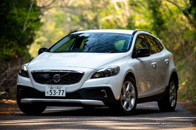 ボルボ・V40 クロスカントリー T4 ノルディック