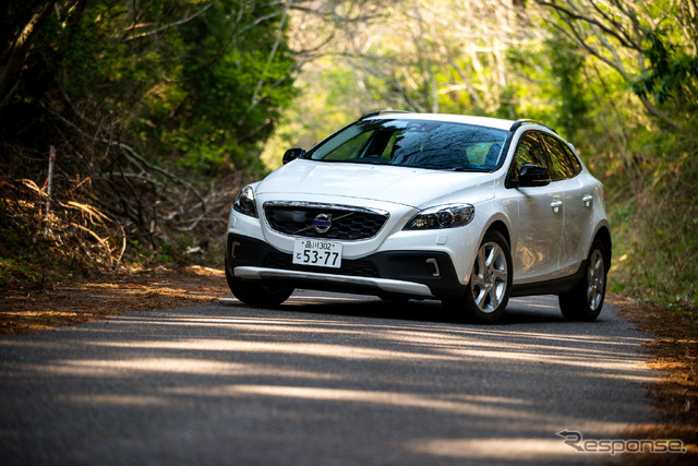 ボルボ・V40 クロスカントリー T4 ノルディック