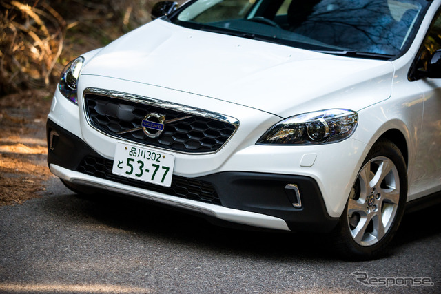 ボルボ・V40 クロスカントリー T4 ノルディック