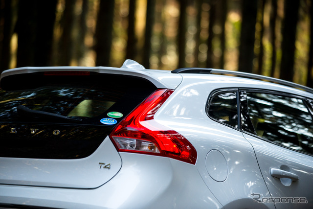 ボルボ・V40 クロスカントリー T4 ノルディック
