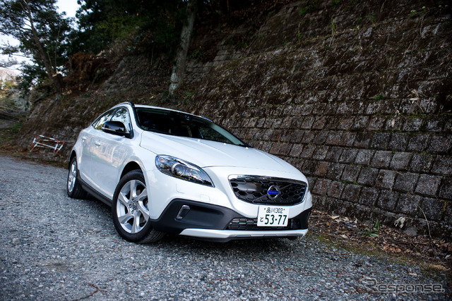 ボルボ・V40 クロスカントリー T4 ノルディック