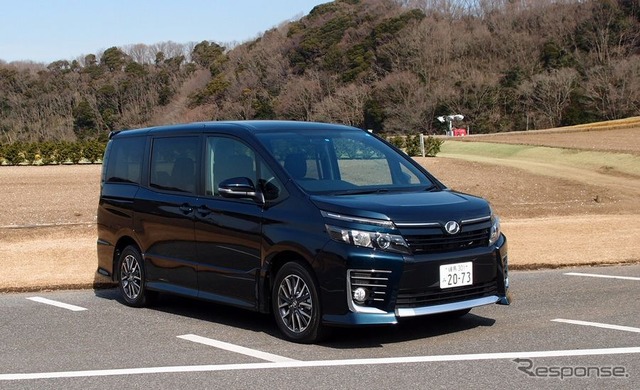 トヨタ・ヴォクシー