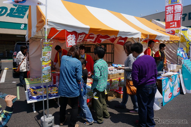 洗車の日イベント「テント村でクルマをキレイしよう」(オートアールズ前橋みなみモール店)