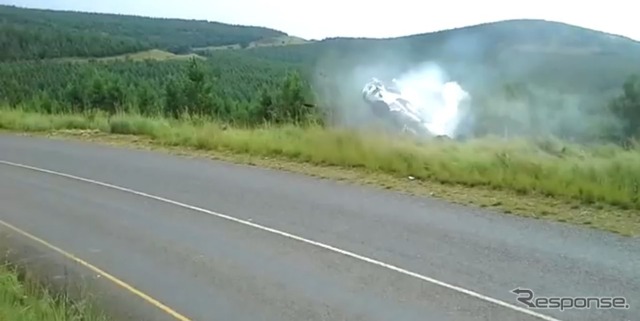 南アフリカのヒルクライムで起きた日産GT-Rの事故