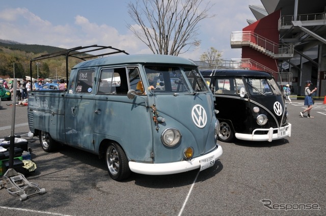VW タイプ2。いずれもドラッグレースに出場し、見た目からは想像できない速さを見せつけた