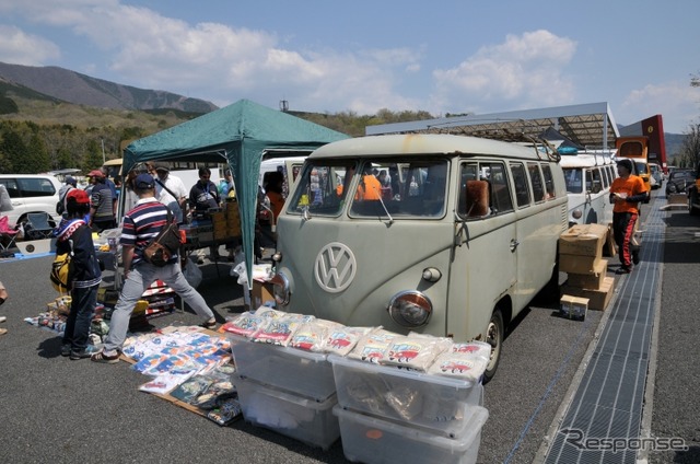 VW タイプ2。こちらはTシャツを販売