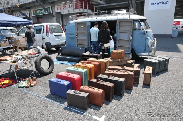 こちらのタイプ2では空冷VWに似合うクラシカルなカバンを販売中