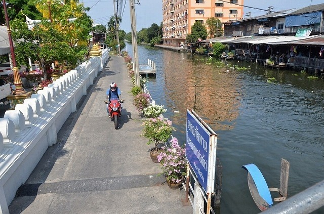 バンコク西部で無料運河ボート始動