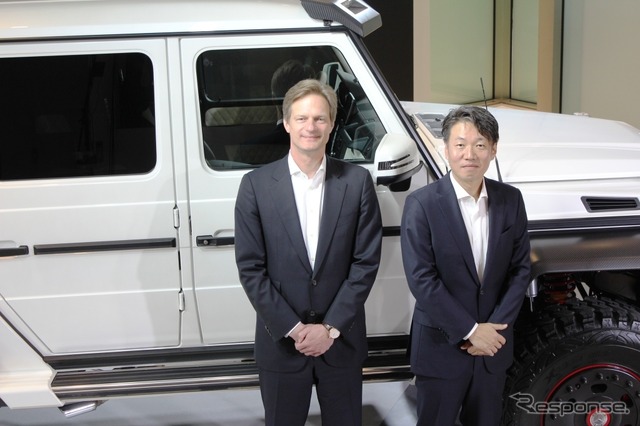 メルセデス・ベンツ日本の上野金太郎社長(右)とマーク・ボデルケ副社長(左)