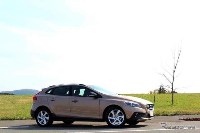 ボルボ・V40クロスカントリー T4 Nordic