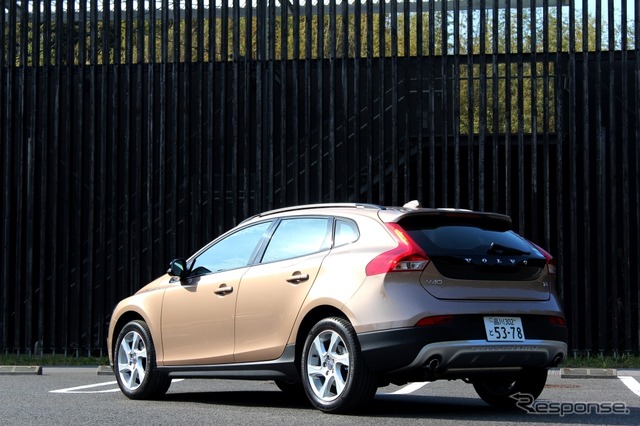 ボルボ・V40クロスカントリー T4 Nordic
